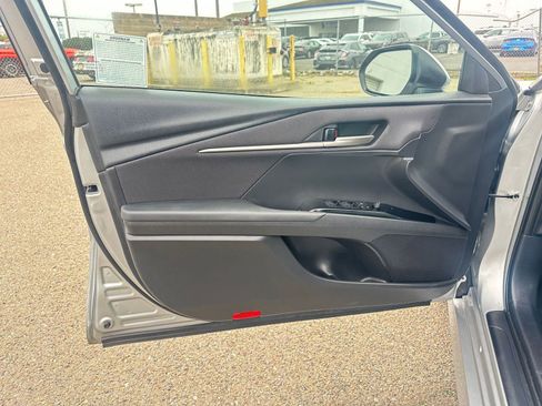 Used 2025 Toyota Camry LE image 20