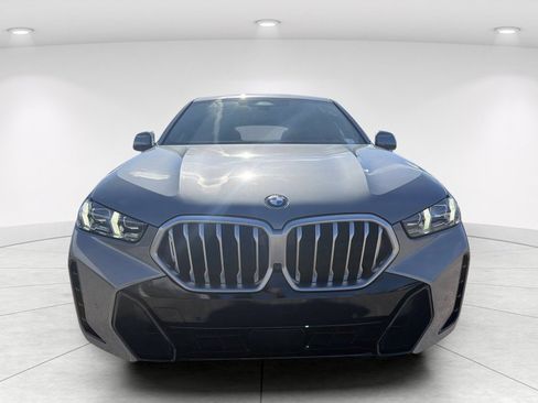 Certified 2025 BMW X6 xDrive40i w/ Climate Comfort Package AWD/4WD image 2