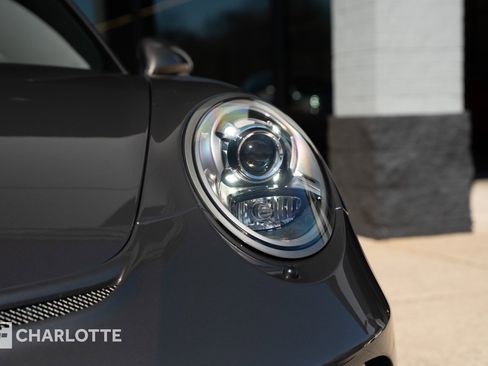 Used 2019 Porsche 911 GT3 image 5