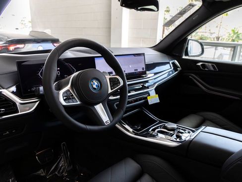 New 2026 BMW X5 xDrive50e image 16