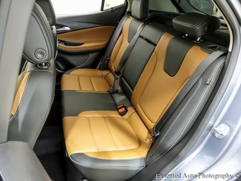 Used 2021 Buick Encore GX Essence image 11