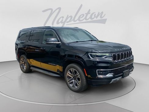Used 2024 Jeep Wagoneer Series II w/ Flexible Seating Group AWD/4WD image 8