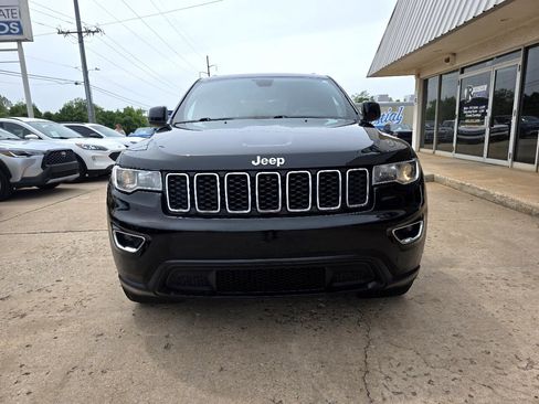 Used 2020 Jeep Grand Cherokee Laredo image 2
