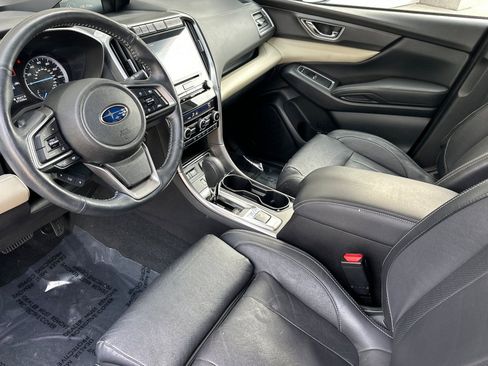 Used 2019 Subaru Ascent Limited w/ Popular Package #3 image 9