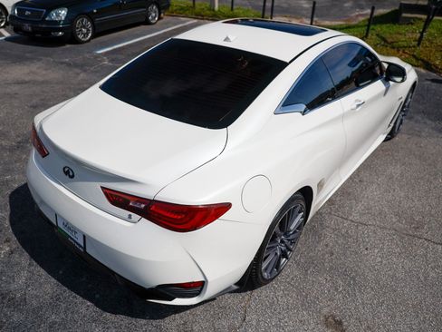 Used 2017 INFINITI Q60 Red Sport 400 AWD/4WD image 12