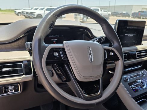 Used 2022 Lincoln Aviator Reserve w/ Elements Package Plus RWD image 10