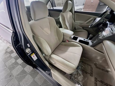 Used 2011 Toyota Camry LE w/ LE Extra-Value Pkg FWD image 28