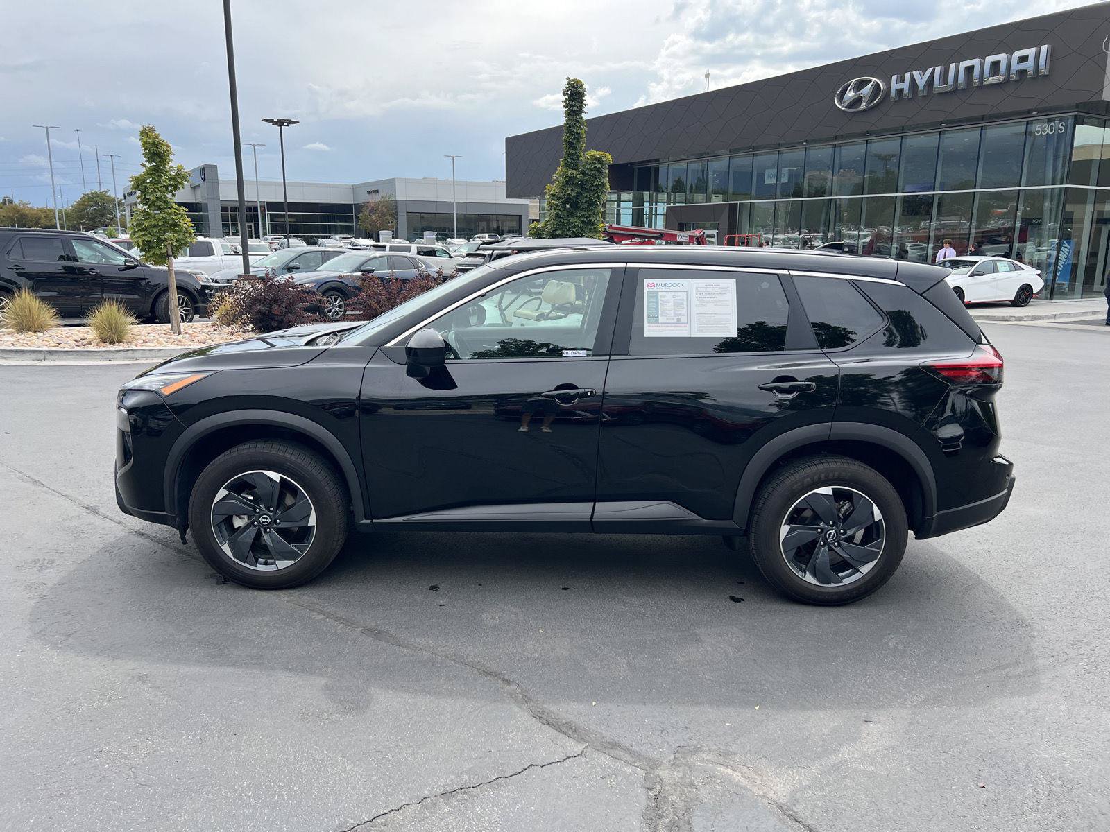 Used 2025 Nissan Rogue SV AWD/4WD image 19