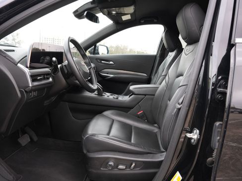 Certified 2025 Cadillac XT4 Premium Luxury image 18