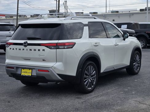 Used 2023 Nissan Pathfinder SL w/ SL Premium Package image 5