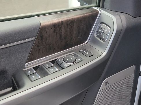Used 2026 Ford F250 Lariat AWD/4WD image 7