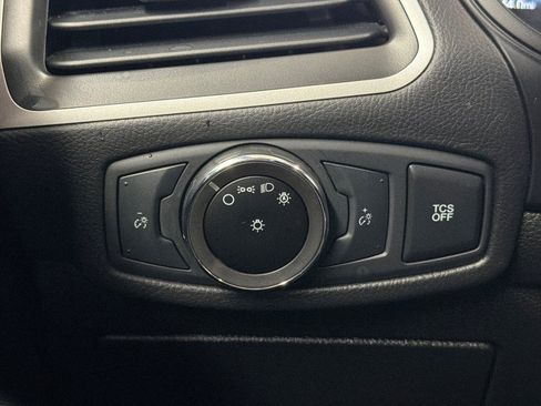 Used 2023 Ford Edge SE image 28