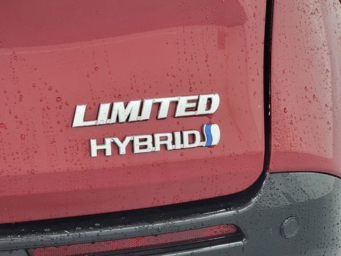 Used 2021 Toyota Sienna Limited FWD image 10