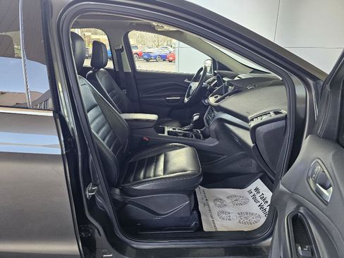 Used 2018 Ford Escape SEL image 12