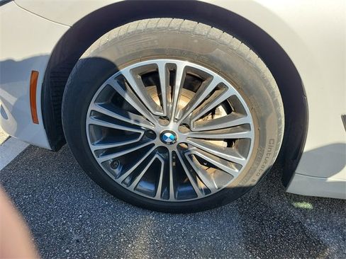 Used 2019 BMW 530i xDrive w/ Convenience Package image 3