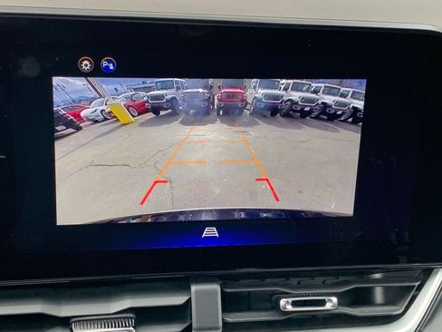 Used 2025 Chevrolet Equinox LT image 17