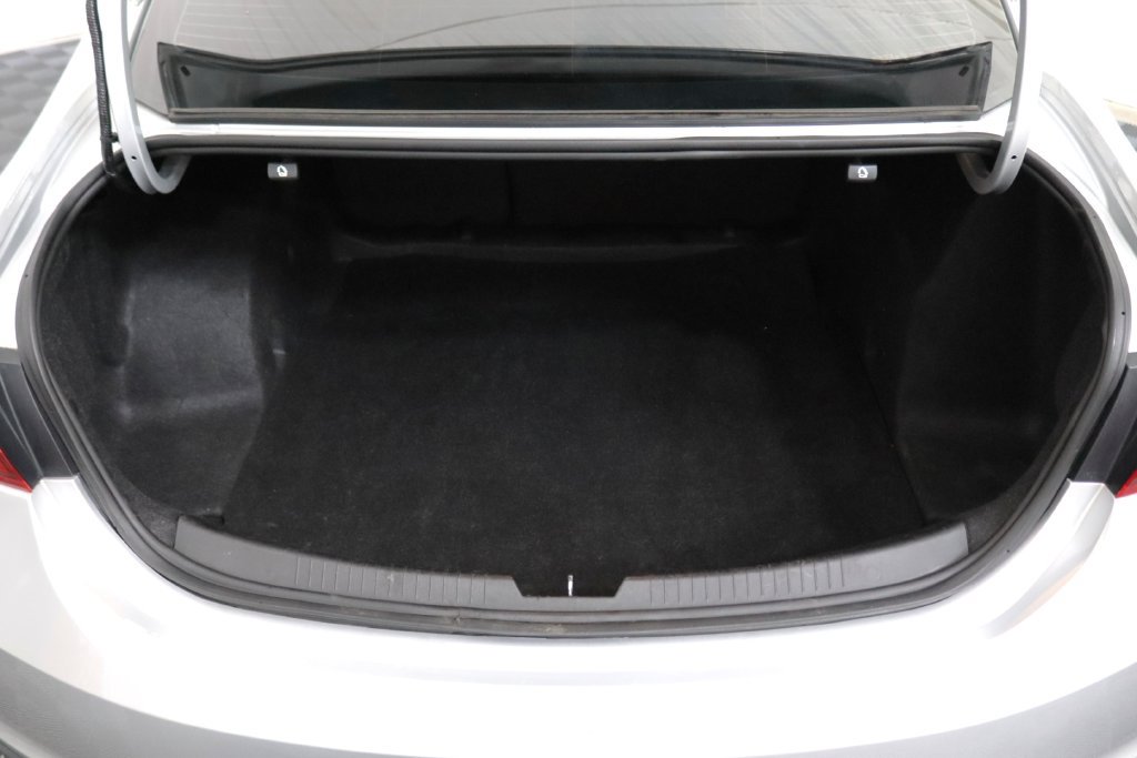 Used 2019 Chevrolet Malibu RS FWD image 31