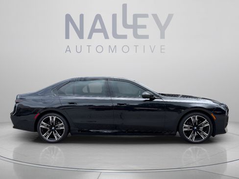 Used 2023 BMW i7 xDrive60 w/ Executive Package 2 AWD/4WD image 7