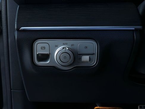Used 2025 Mercedes-Benz GLS 450 4MATIC image 41