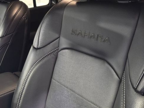 Used 2020 Jeep Wrangler Unlimited Sahara AWD/4WD image 18