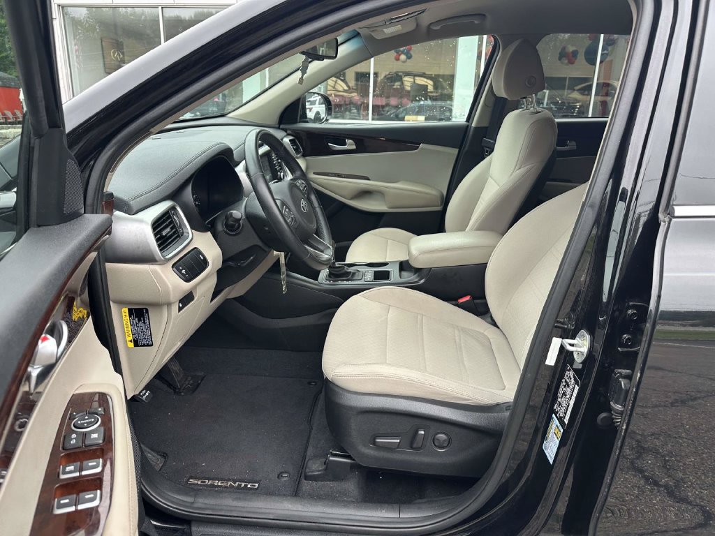 Used 2018 Kia Sorento AWD image 18