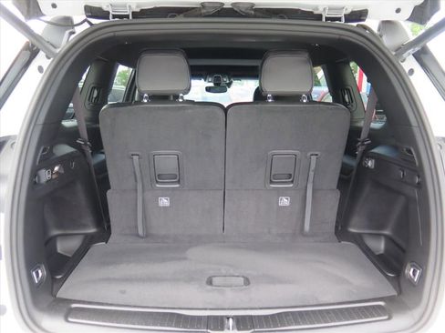 Used 2023 Jeep Grand Cherokee L Altitude AWD/4WD image 17