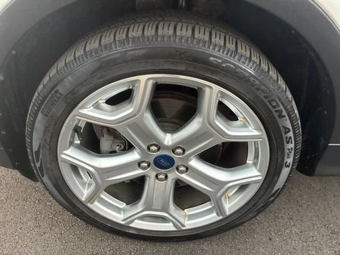 Used 2019 Ford Escape Titanium w/ U9j03 - Titanium Tow Package AWD/4WD image 13
