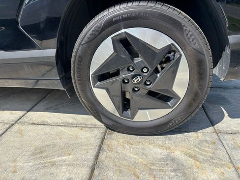 Certified 2024 Hyundai Kona SE FWD image 9