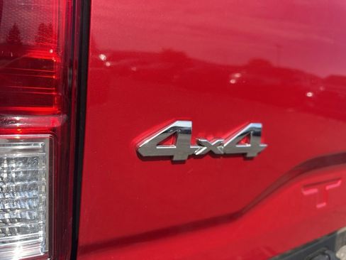 Used 2016 Toyota Tacoma SR5 w/ Towing Package AWD/4WD image 5