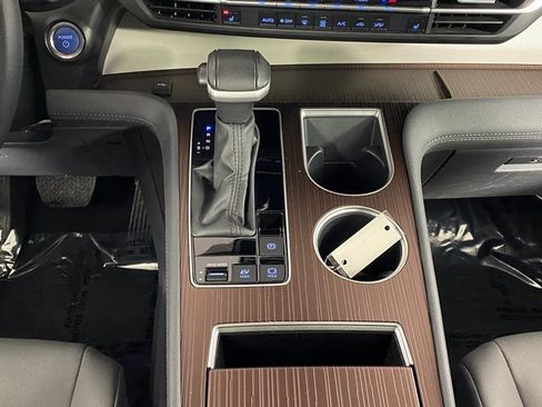 Used 2024 Toyota Sienna XLE image 19