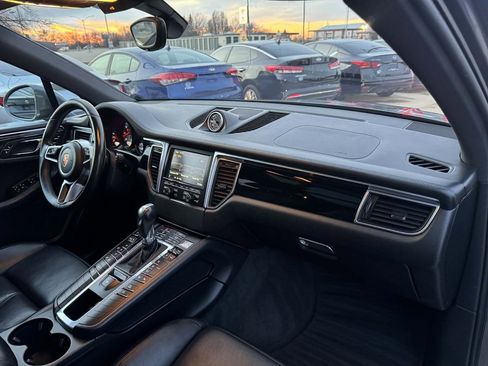 Used 2016 Porsche Macan S image 30