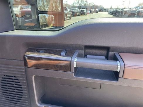 Used 2016 Ford F350 Platinum w/ FX4 Off-Road Package image 28