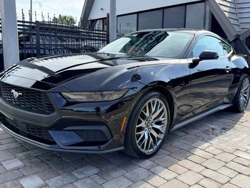 Used 2025 Ford Mustang Premium RWD image 6