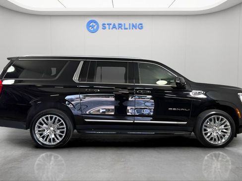 Used 2025 GMC Yukon XL Denali AWD/4WD image 11