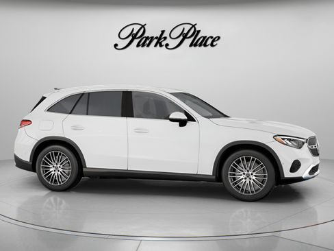 Used 2026 Mercedes-Benz GLC 300 image 30