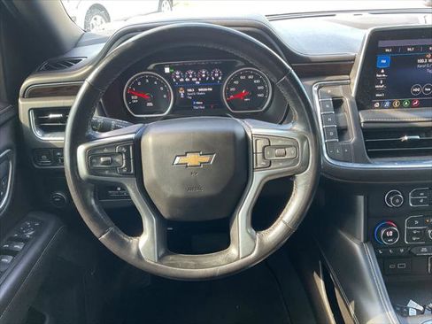 Used 2021 Chevrolet Suburban Premier w/ Premium Package RWD image 22