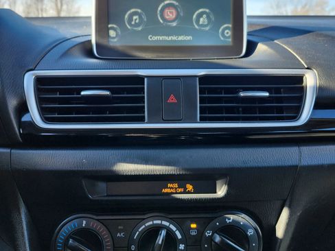 Used 2016 MAZDA MAZDA3 i Sport image 21