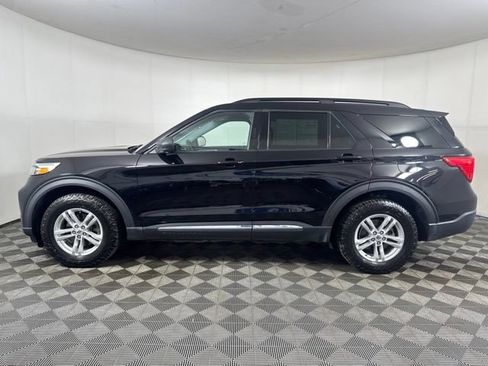 Certified 2022 Ford Explorer XLT w/ Equipment Group 202A AWD/4WD image 7