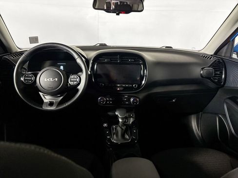 Certified 2025 Kia Soul EX image 13