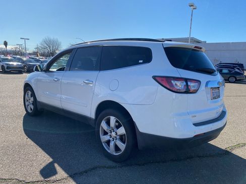 Used 2016 Chevrolet Traverse LT w/ Style and Technology Package image 5