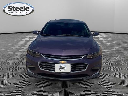 Used 2017 Chevrolet Malibu LT w/ Leather Package image 8