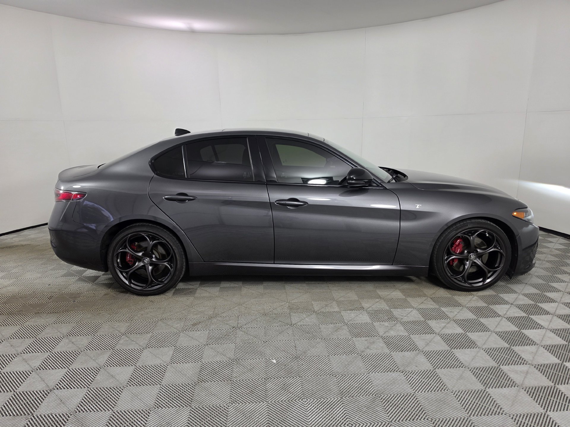 Used 2024 Alfa Romeo Giulia Ti w/ Performance Driving Package RWD image 45