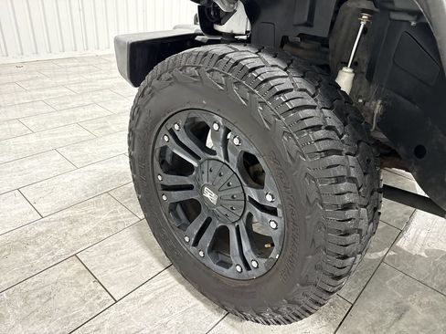 Used 2017 Jeep Wrangler Unlimited Sport AWD/4WD image 34