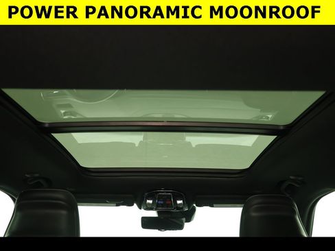 Used 2022 Jeep Grand Cherokee Overland w/ Luxury Tech Group IV image 3