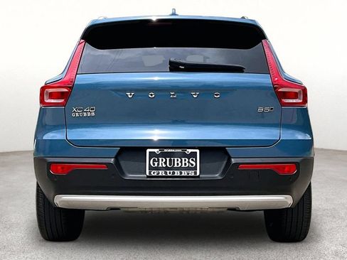 Certified 2024 Volvo XC40 B5 Core AWD/4WD image 5