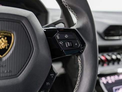 Used 2023 Lamborghini Huracan Tecnica image 20