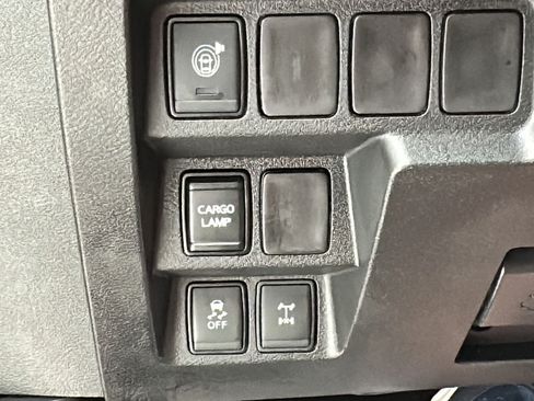 Used 2026 Nissan Frontier PRO-4X AWD/4WD image 23