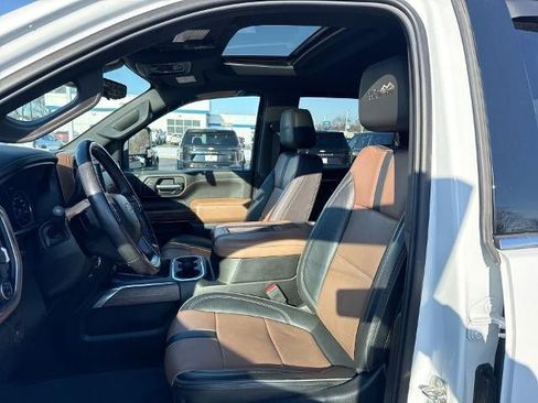 Used 2021 Chevrolet Silverado 2500 High Country w/ Z71 Off-Road Package image 20