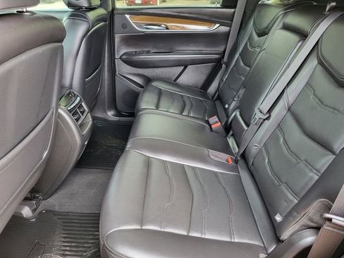 Used 2019 Cadillac XT5 Platinum AWD/4WD image 22
