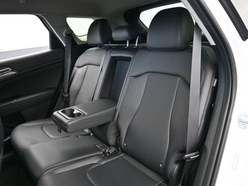 Used 2025 Kia Sportage EX image 30